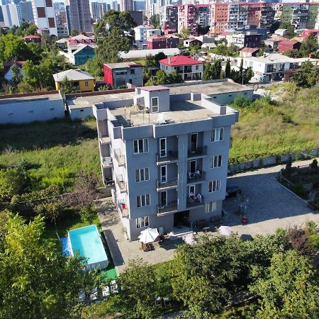 Femily Hotel In Batumi Mareti Str 2 Buitenkant foto
