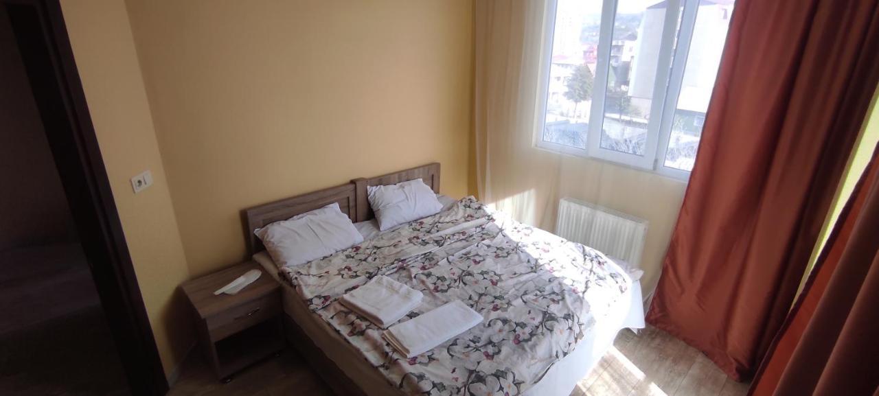 Femily Hotel In Batumi Mareti Str 2 Buitenkant foto