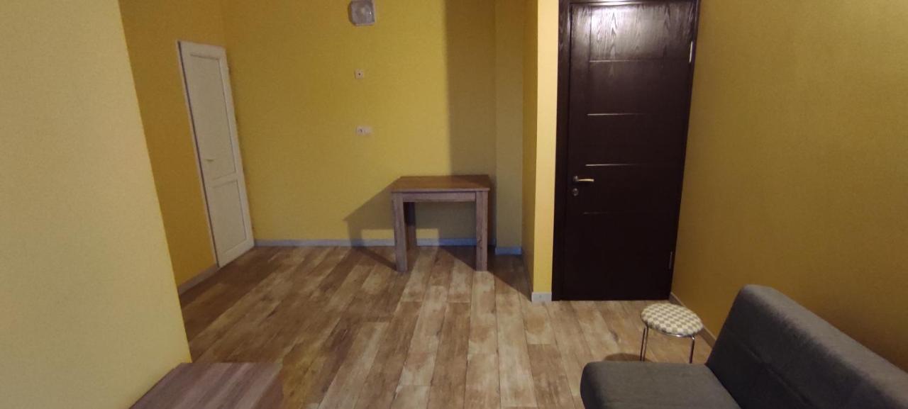 Femily Hotel In Batumi Mareti Str 2 Buitenkant foto