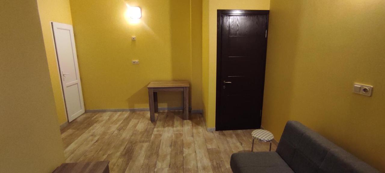 Femily Hotel In Batumi Mareti Str 2 Buitenkant foto