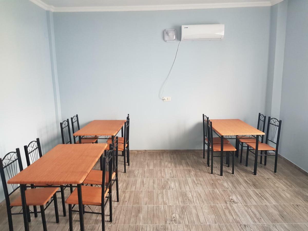 Femily Hotel In Batumi Mareti Str 2 Buitenkant foto
